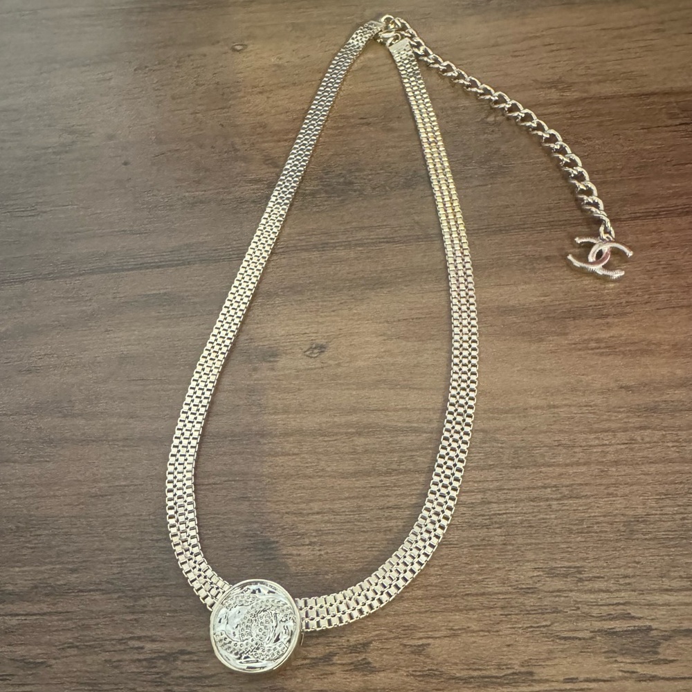 💥SOLD NWT CC Chic Silver Necklace